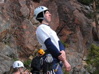 Antti poserar